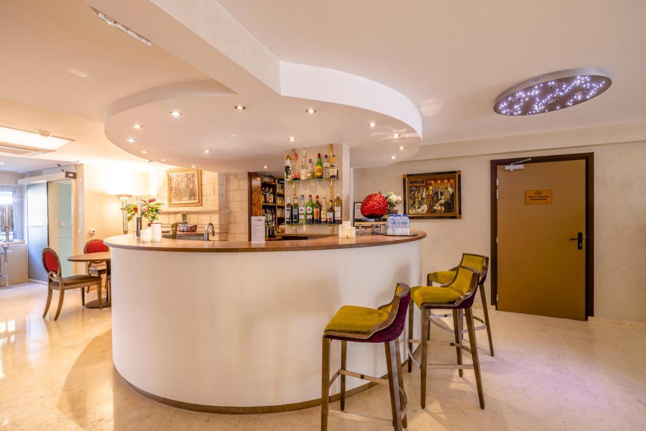 Hotel Les Trois Roses, Meylan Grenoble Exteriér fotografie