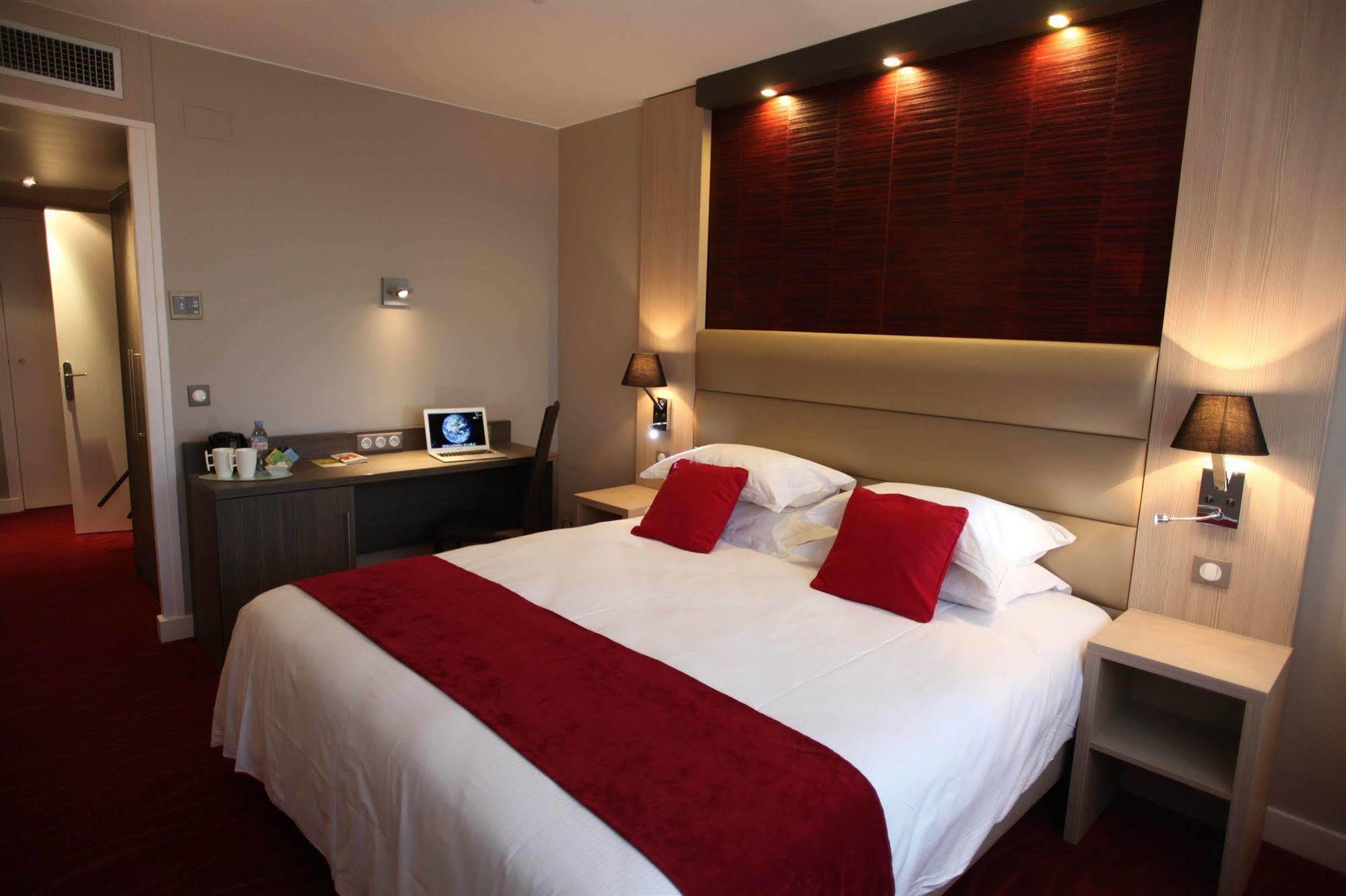Hotel Les Trois Roses, Meylan Grenoble Exteriér fotografie